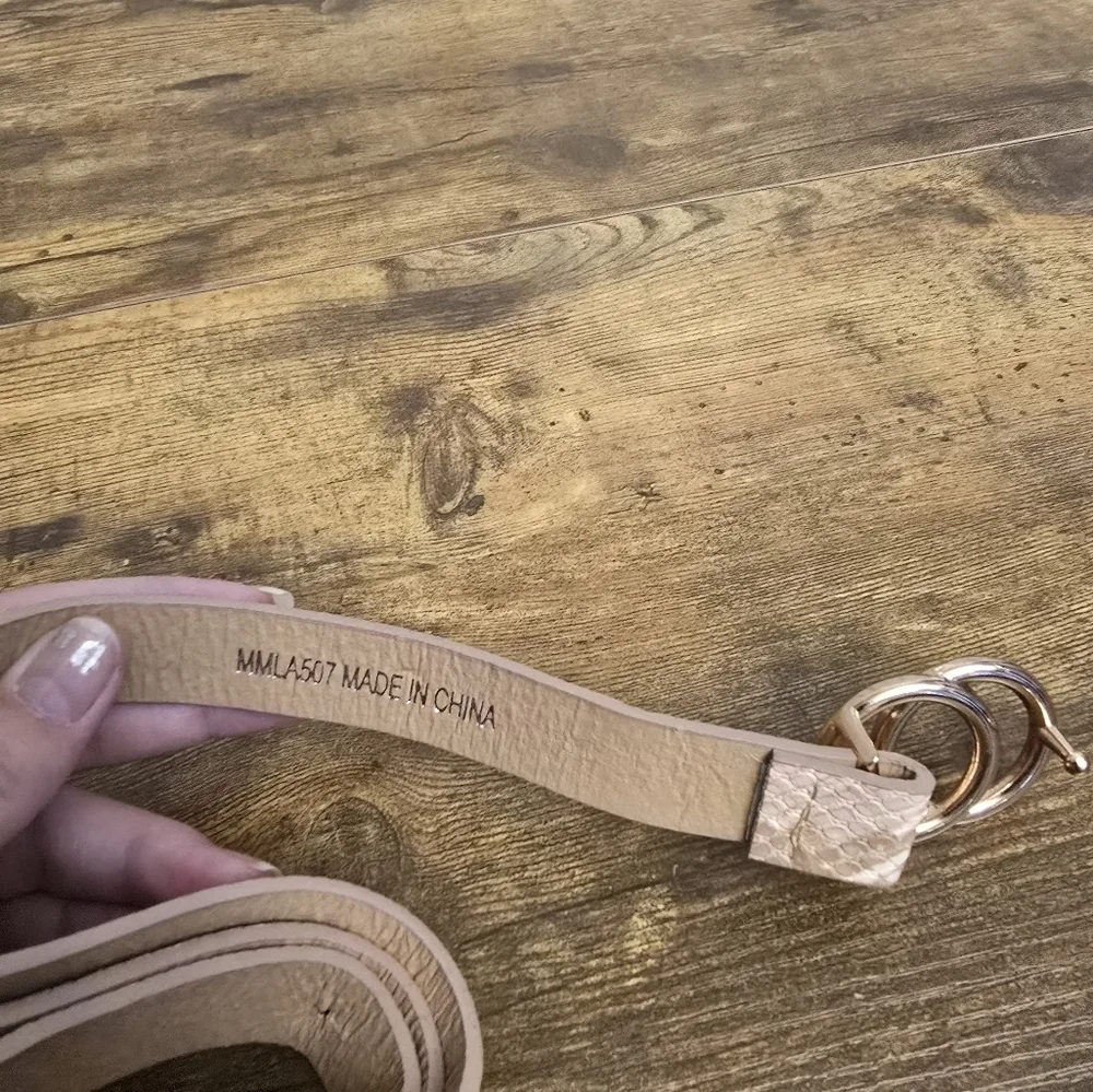 women's light pink fashion belt with gold buckle unbranded